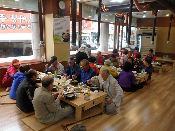 바우네 갈비탕 - 맛있는 식사시간