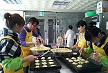 3월 8일 사랑의빵 콘빵 만드는 모습
